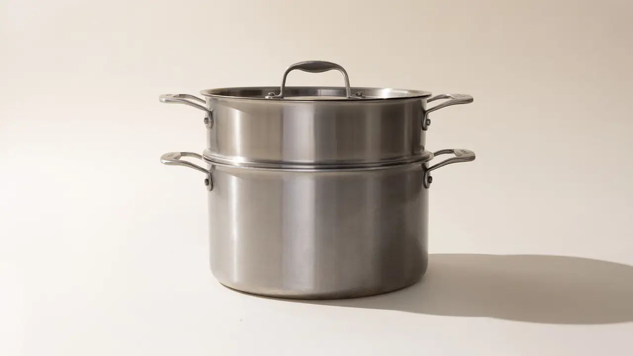 stock pot with steamer basket